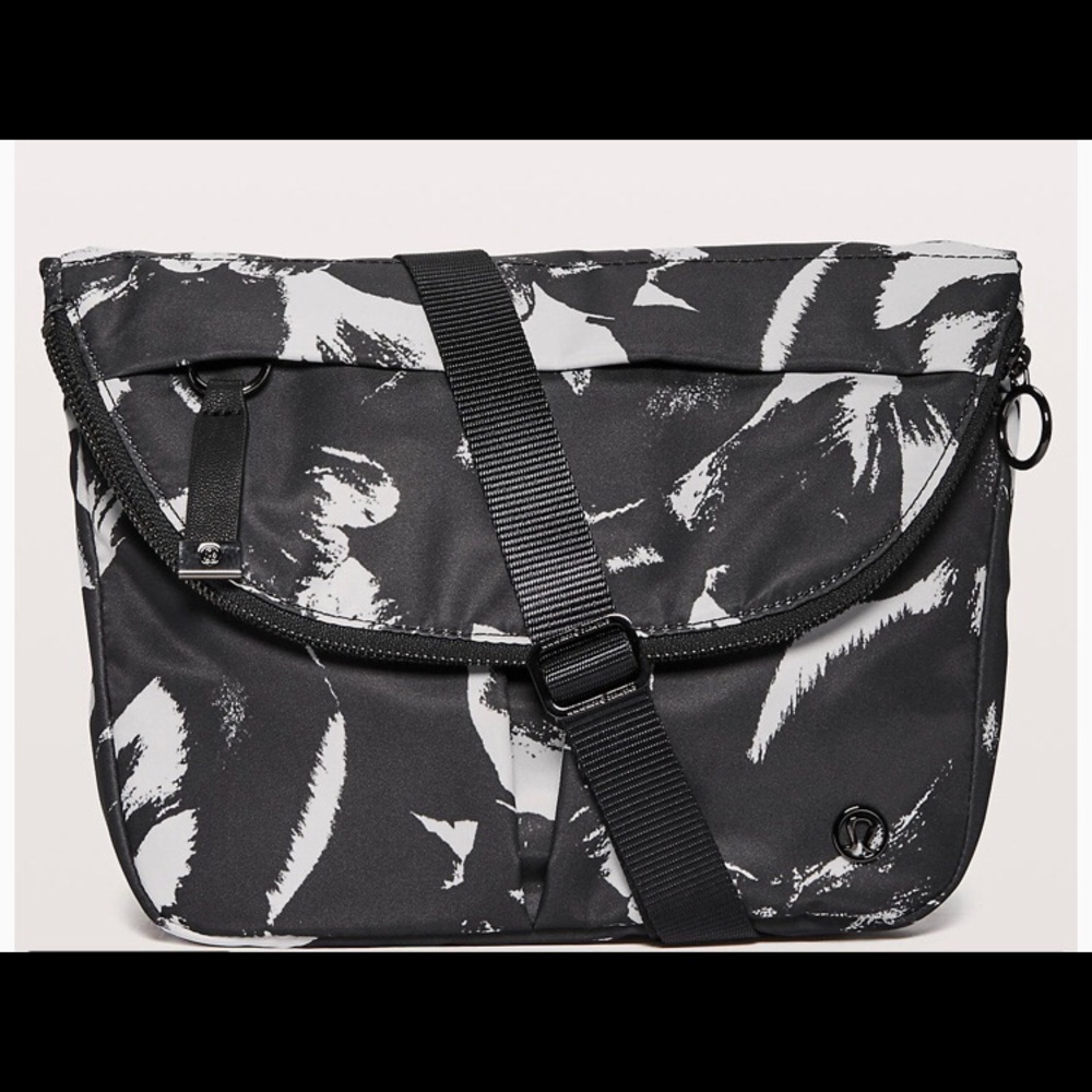 Lululemon All Night Festival Bag Black Mix 5L NWT